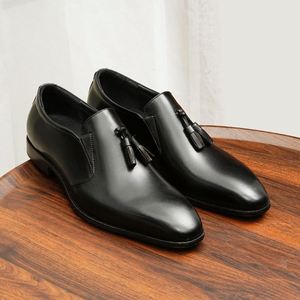 Nouvelle Tendance : Chaussures Habillées Noires en Cuir Véritable pour Hommes, Style Britannique Authentique, Idéales pour Mariages et Soirées - Product Image 3