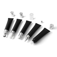 Tube cosmétique en plastique rose à visser avec plusieurs options de diamètre, contenant pour baume à lèvres et maquillage