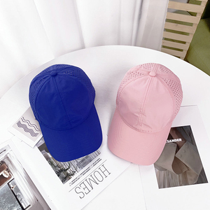 Nuevo Tipo de gorra de camión de algodón sólido informal para mujeres y hombres, gorra de béisbol de verano en blanco y negro, gorra Snapback de malla fresca para papá - Product Image 3
