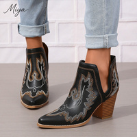 Desain Sepatu Boots Pendek Wanita Terbaru 2026, Gaya Etnik Bordir Bunga, Hak Tinggi Tebal, Bahan PU, Model Koboi Barat