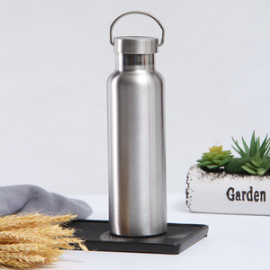 Logo personnalisé à double paroi Couvercle en option Tasse en métal pour le bureau Bouteille d'eau en acier inoxydable de 750ml avec poignée de levage - Product Image 5