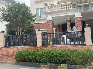 Rampe d'escalier en verre en acier inoxydable 304 moderne pour l'extérieur et l'intérieur, revêtement de sol de piscine avec finition miroir, matériaux durables en aluminium métallique - Product Image 3