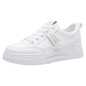 Zapatos de ocio para mujer, zapatillas de deporte de nuevo estilo de verano 2023 para mujer, zapatos blancos pequeños de malla transpirable