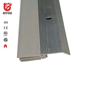 Joint <span class=keywords><strong>de</strong></span> <span class=keywords><strong>porte</strong></span> triple ailettes, joint <span class=keywords><strong>de</strong></span> <span class=keywords><strong>bas</strong></span> <span class=keywords><strong>de</strong></span> <span class=keywords><strong>porte</strong></span>, isolant avec installation par vis, insonorisant, anti-fumée, bande d'étanchéité contre les courants d'air - Product Image 3