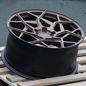 Juego de 2 Ruedas Forjadas 6x139.7 para Cadillac Escalade V, Cybertruck, Tahoe, Hummer EV, Personalizadas de 23 y 24 Pulgadas, Cromadas, con Borde Profundo - Product Image 4