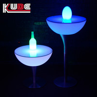 Table de bar LED 106 cm, économie d'énergie, autonomie 8-12h, idéale pour les pubs, les lieux événementiels, les arènes, la décoration, les tables de bar pour événements