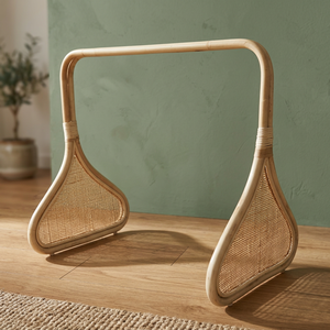 Estante de ratán para colgar ropa, estante de pie hecho de marco de caña de ratán y tejido de mimbre con 2 patas - Product Image 3