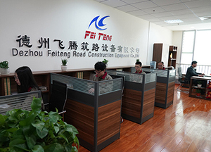 Iesel ururner Elf eating UEL St Ost aving itumen Tank Fo Road ononstruction - Product Image 6