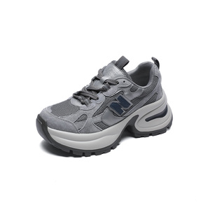 Baskets rehaussées 9 cm pour femmes, collection Printemps-Été 2026, en maille respirante, pour petites femmes, semelles épaisses, allongeant les jambes, chaussures de sport polyvalentes - Product Image 1