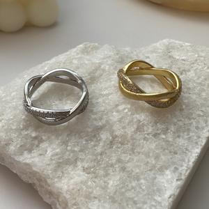 Anillo Cruzado de Plata Pura S925 con Diseño de Nicho, Estilo Vintage Italiano Francés, Corte Platino, Joyería Fina - Product Image 1