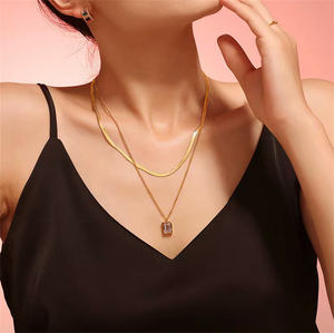 Dây chuyền hình con rắn nhiều lớp bằng thép không gỉ với mặt dây chuyền hình khối pha lê dành cho nữ Phụ kiện chống nước trên cổ Trang sức thời trang - Product Image 2