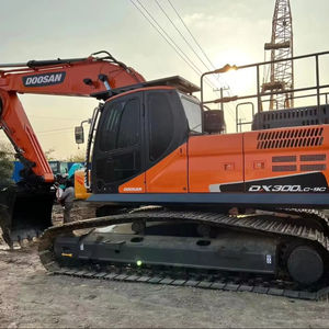 Excavatrice sur chenilles d'occasion Doosan DX300LC-9C, modèle 2022, moteur Isuzu, poids opérationnel de 30 tonnes, certifiée CE/EPA, pour travaux de terrassement - Product Image 2