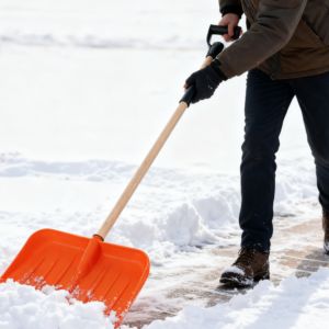 35. Pala para Nieve Multiusos para Exteriores y Camping con Hoja de Plástico Resistente y Mango Ergonómico para Hombres y Mujeres - Product Image 3