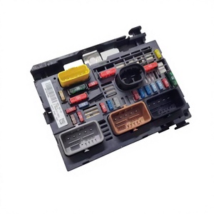Boîtier de Relais et de Fusibles pour Citroën <span class=keywords><strong>C4</strong></span> <span class=keywords><strong>Grand</strong></span> <span class=keywords><strong>Picasso</strong></span> Modèle R01 R18 9675879380 - Product Image 3