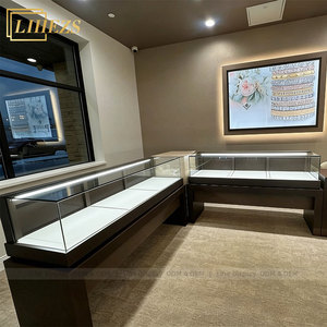 Vitrine <span class=keywords><strong>de</strong></span> présentation <span class=keywords><strong>de</strong></span> bijoux en acier inoxydable doré moderne <span class=keywords><strong>de</strong></span> luxe, îlot <span class=keywords><strong>de</strong></span> présentation, design d'intérieur <span class=keywords><strong>de</strong></span> magasin <span class=keywords><strong>de</strong></span> bijoux haut <span class=keywords><strong>de</strong></span> gamme, comptoir, mobilier - Product Image 5