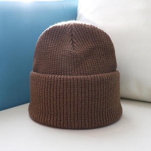 Bonnet en laine mérinos premium, coloré, doux, mélange cachemire, bonnet d'hiver tricoté sur mesure, bonnet chaud unisexe en laine côtelée - Product Image 4