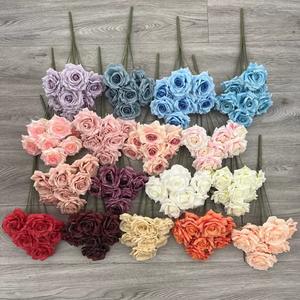 زهور صناعية، باقة من 7 رؤوس، ورود حريرية بلون الكابتشينو، زهور صناعية لتزيين جدار الزفاف على شكل شلال، معبأة في صندوق - Product Image 2