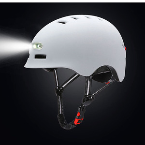 Casco de <span class=keywords><strong>Bicicleta</strong></span> de Carretera, Patinaje y Scooter Eléctrico en Oferta, con Luz LED Intermitente Delantera y Trasera Recargable por USB, para Hombres y Mujeres - Product Image 1