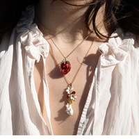 D1026 Collier médaillon ouvrable en laiton avec compartiment pour figurine de souris, breloques en forme de châtaigne, fraise, raisin, pomme
