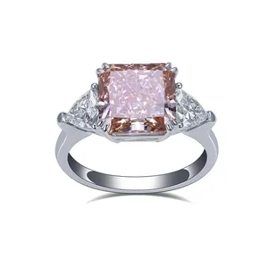 Gioielli Messi MSR-1389 Anello con diamante da laboratorio rosa 4,62ct taglio radioso diamante da laboratorio 18k oro anello di fidanzamento fede nuziale classica g