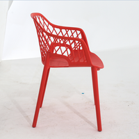 Chaise de salle à manger en plastique rouge avec dossier, vente en gros à prix abordable pour les clients