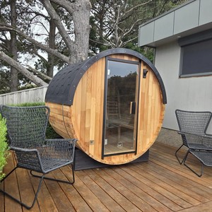 Sauna extérieur en forme de baril pour 4 personnes - Cabane de luxe en cèdre et épicéa avec murs vitrés panoramiques, espace de détente idéal pour les villas de <span class=keywords><strong>jardin</strong></span> - Product Image 5