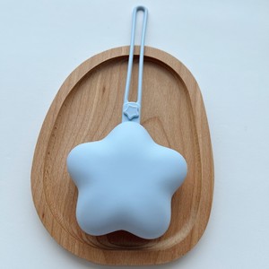 Bolsa de almacenamiento de silicona portátil minimalista, bolsa de almacenamiento para chupete de bebé de una pieza de color sólido, con diseño de estrellas - Product Image 5