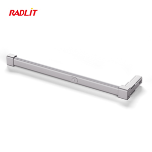 Lumières <span class=keywords><strong>LED</strong></span> pour <span class=keywords><strong>placard</strong></span>, modernes, écologiques, en aluminium, à détecteur de mouvement PIR <span class=keywords><strong>automatique</strong></span>, à montage en surface, alimentées par batterie, haute intensité - Product Image 1