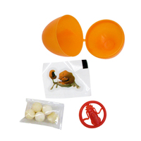 Nieuw product: Kinderen snoepjes op maat met speelgoed, plastic zoet verrassingsei met tatoeage