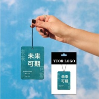Diffuseur d'air de voiture portable moderne TURUI personnalisé, clip de ventilation de voiture, parfum durable, pendentif en papier de coton, aromathérapie