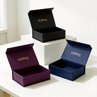 Boîte en carton rigide pliable de luxe avec logo personnalisé en feuille d'or pour l'emballage de vêtements, de robes, de cadeaux, de chaussures