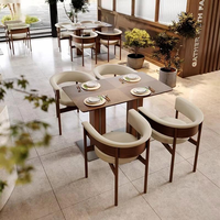 Ensemble de table et chaises de salle à manger en bois, chaises à accoudoirs incurvés et rembourrés, mobilier commercial pour restaurant