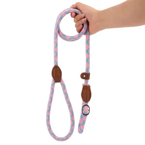 Correa de Perro Ajustable de Alta Resistencia, Acolchada, de Cuero con Estampado de Lujo, Correa de Adiestramiento Duradera para Perros - Product Image 3