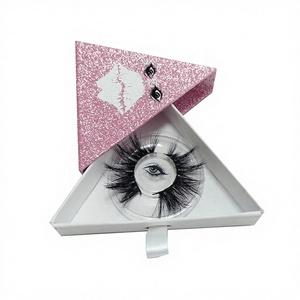 Le fabricant produit des faux cils triangulaires rose pailleté sur mesure, dans des boîtes cadeaux créatives (logo personnalisé) - Product Image 1