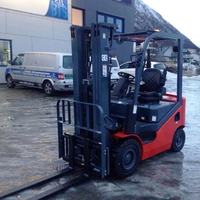 Chariot élévateur diesel tout-terrain CPCD55 avec stabilité améliorée pour les centres de services en acier et les cours de traitement des métaux