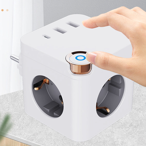 ปลั๊กพ่วงป้องกันไฟกระชากแบบ USB พร้อมเต้ารับ EU 3 ช่อง และพอร์ตชาร์จ USB 2 ช่อง และพอร์ต Type C 1 ช่อง พร้อมสวิตช์ - Product Image 2
