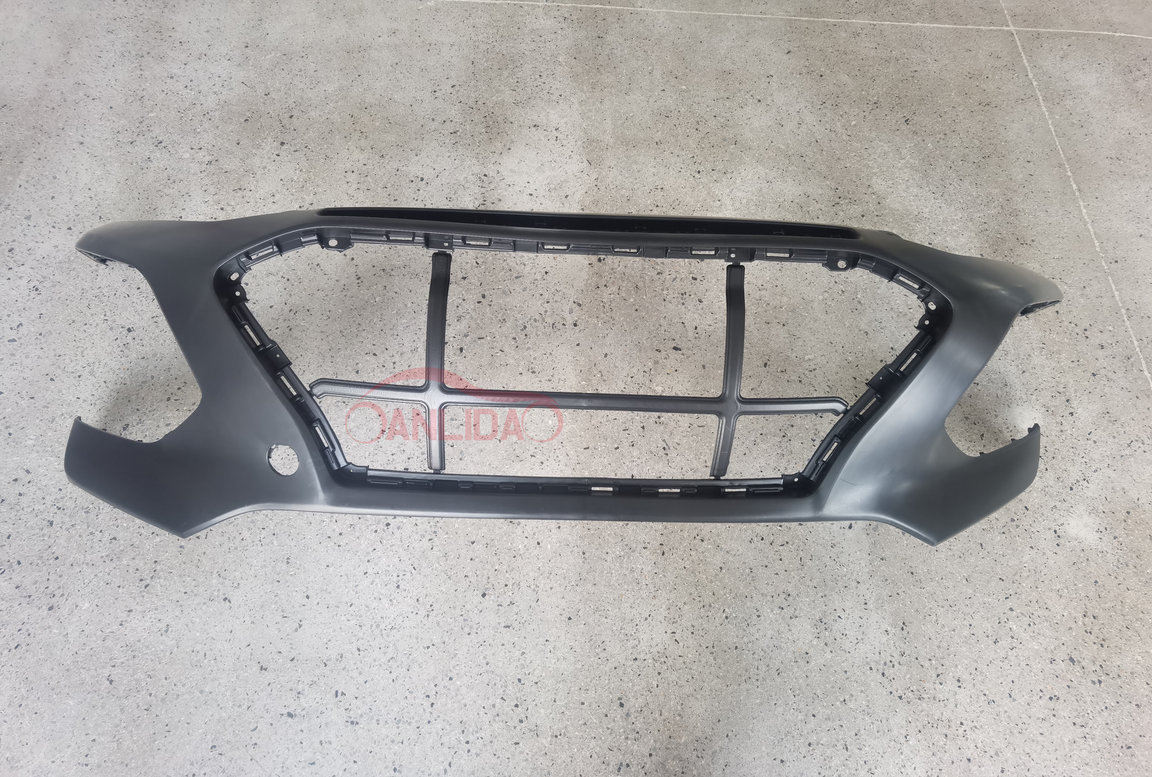まこ　1001 Grille Front Bumper Center 