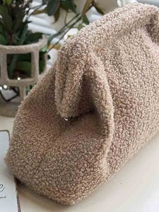 Bolsa de maquillaje suave de felpa tipo peluche, multifuncional, para viaje, con cremallera, bolsa de almacenamiento de cosméticos esponjosa para mujer - Product Image 2