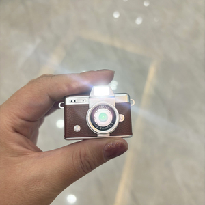 Expédition rapide en ligne, mini caméra rétro à clapet, petit appareil photo numérique porte-clés LK027 avec lampe torche - Product Image 1