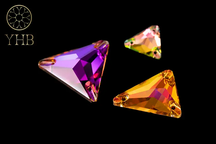 Dreieck aufgenähter Stein Hand genäht zwei Löcher Flatback Kristall Strass DIY Glas AB Strass