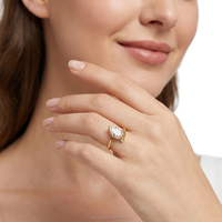 Bague en or 14 carats avec moissanite en forme de poire de 2 carats, design minimaliste et épuré, légère et confortable, idéale pour une élégance quotidienne pour les femmes.
