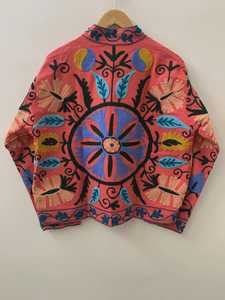 Chaqueta Corta de Algodón Indio Suzani, Bordada a Mano, Abrigo de Invierno, Estilo Boho Étnico, Fabricante y Exportador OEM de India - Product Image 4