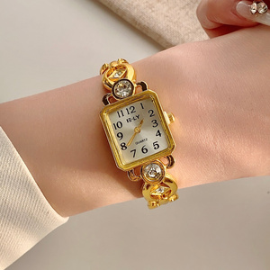 <span class=keywords><strong>Orologio</strong></span> Bracciale Vintage Movimento al Quarzo Impermeabile Ovale Piccolo <span class=keywords><strong>Orologio</strong></span> Dorato al Quarzo per Gioielli di Lusso da <span class=keywords><strong>Donna</strong></span> - Product Image 5