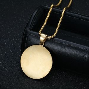 Collier pendentif rond en résine plaqué or en acier inoxydable avec symbole lettre, bijou unisexe, cadeau - Product Image 4