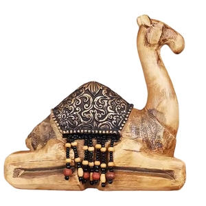 Statuetta di Cammello Realistica in Poliresina Dipinta a Mano per Arredamento Casa - Product Image 1