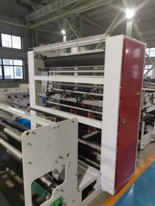 CW-1000PR+C2+ST Machine à découper à chaud, à soufflets et à perforation pour rouleaux jumbo, pour nappe, t-shirt, sac en T, film plastique PE, breveté - Product Image 5