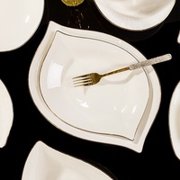 Service de vaisselle en céramique haut de gamme, compatible micro-ondes, design moderne, fabriqué à Jingdezhen, pour la maison, l'hôtel, la cuisine, assiettes, bols, plats