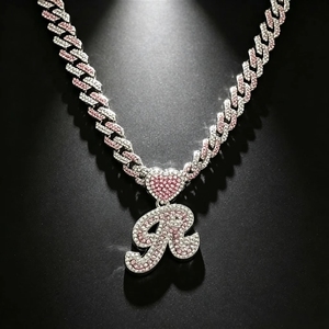 Collar <span class=keywords><strong>de</strong></span> Moda con Colgante <span class=keywords><strong>de</strong></span> Letra Cursiva A-Z en Forma <span class=keywords><strong>de</strong></span> Corazón Rosa Helado, Aleación con Circonitas Rosa-Blanco, Cadena Cubana Bicolor, Estilo Hip Hop Bling, Regalo para Fiesta - Product Image 4