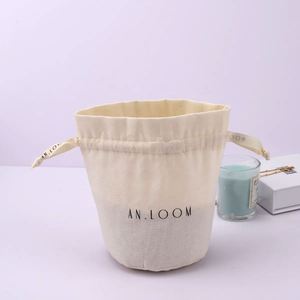 Sac cadeau en mousseline avec cordon de serrage, imprimé avec logo personnalisé, réutilisable, fond en coton et lin, autocollant artisanal, emballage textile recyclable - Product Image 3