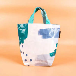 Nouveau design, sac à main noir durable, pliable, respectueux de l'environnement, sac en tissu recyclable pour les courses et les vêtements, impression d'images - Product Image 1